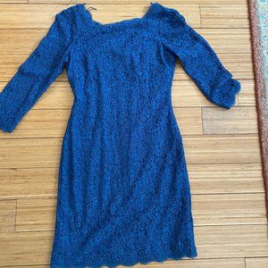 ADRIANNA PAPELL Blue V-Back Lace Sheath Dress